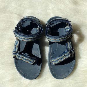 Teva hurricane XLT kishi dark blue sandals